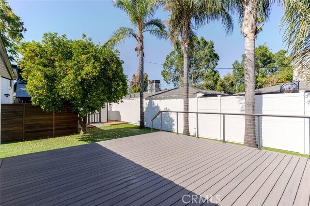 Building Photo - 6223 Carpenter Ave