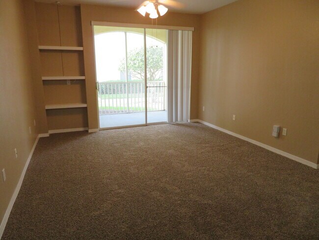 Building Photo - Spacious 4/2 condo in Bella Terra communit...