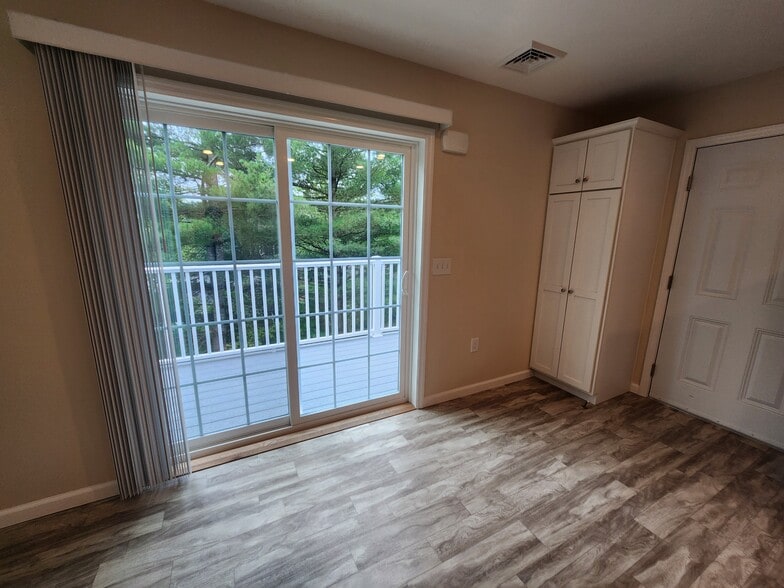 Building Photo - 60 Nicholas Ln