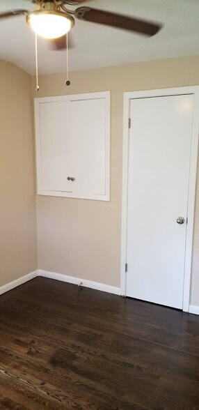 Building Photo - 202 Brookside Dr