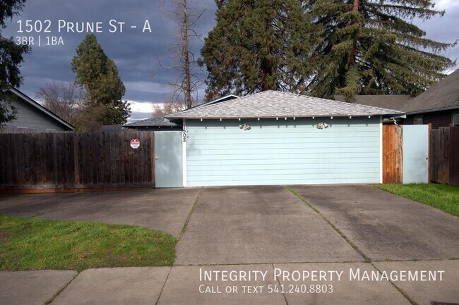 Building Photo - 1502 Prune St
