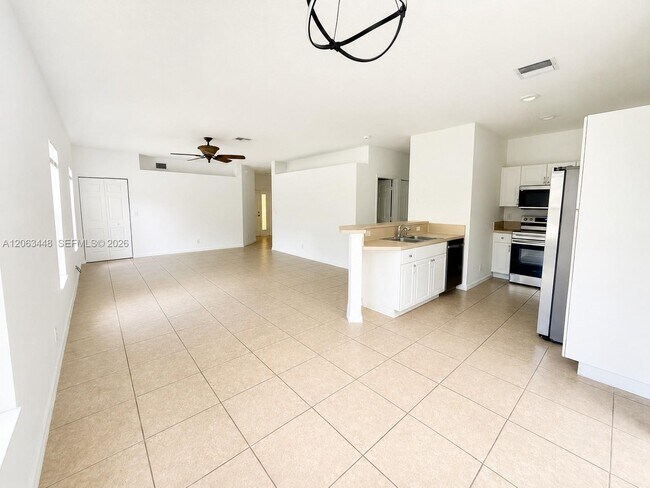 Building Photo - 12572 Shoreline Dr