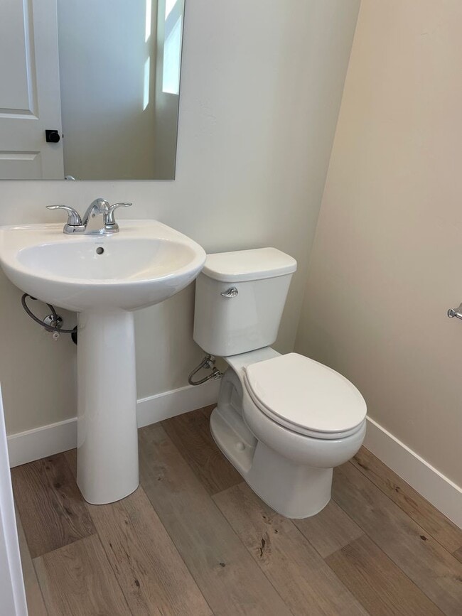 Building Photo - Home in Desert Color!