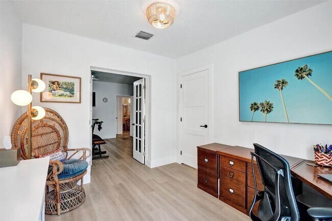 Building Photo - 3206 Robbins Rd