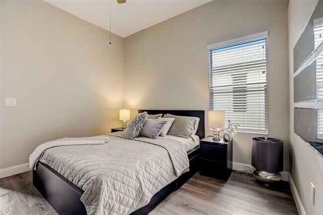 Building Photo - 23338 Dinhurst Ct