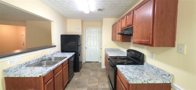 Building Photo - 465 Little Creek Rd SE