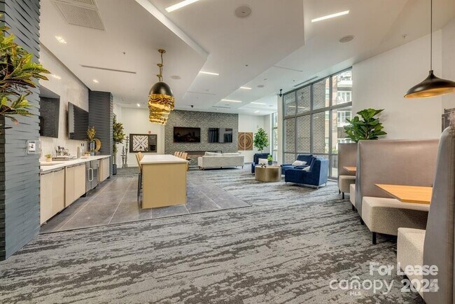 Building Photo - 205 S Kings Dr