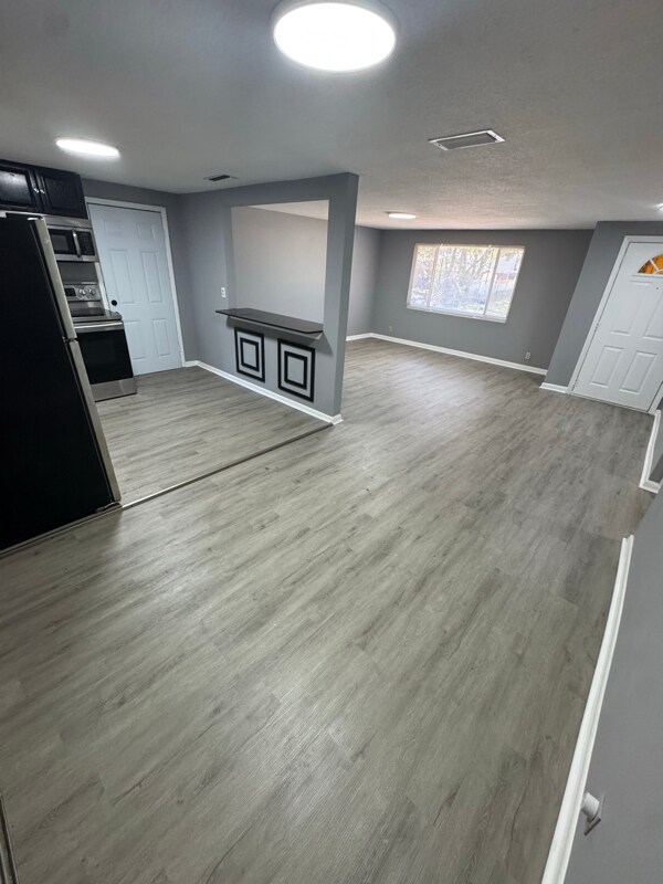 Building Photo - 5253 Kylan Dr N