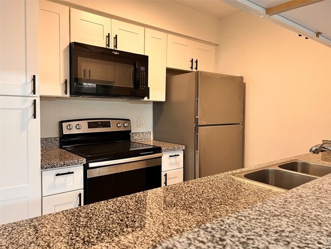 Building Photo - 3005 Walnut Bend Ln