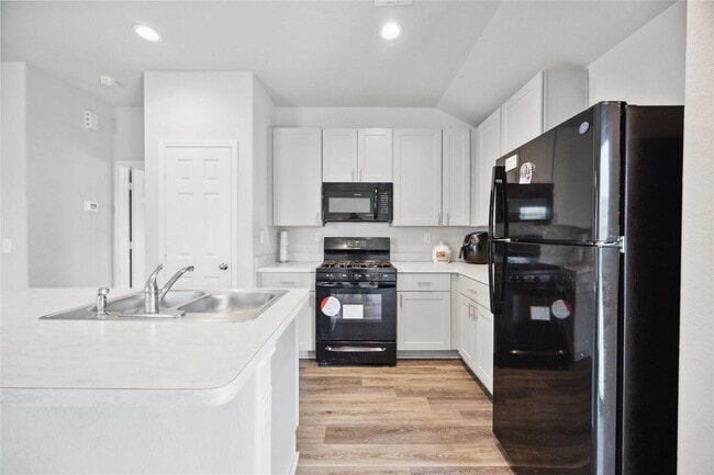 Building Photo - 7907 Hollow Root Ln
