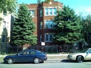 Building Photo - 1123 N Lawler Ave Chicago, IL 60651