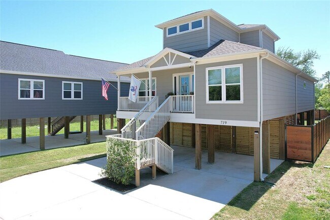 Primary Photo - 719 Baywood Dr