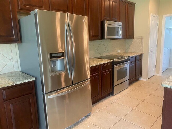 Building Photo - 721 Independence Creek Ln