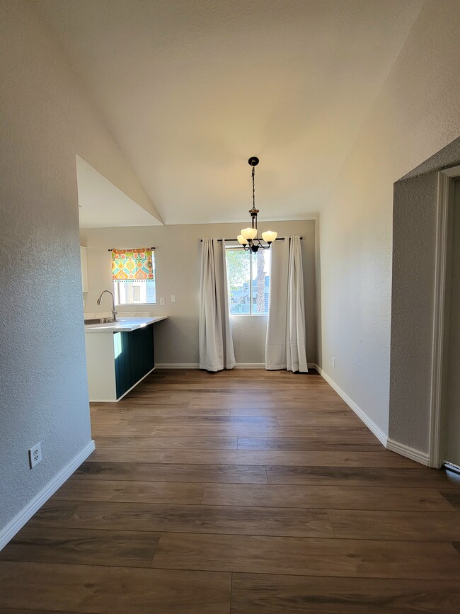 Dining Room - 2035 S Elm St