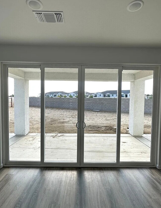 Building Photo - 15835 Santa Clara Ct