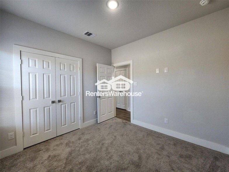 Building Photo - 9710 Tuffly St