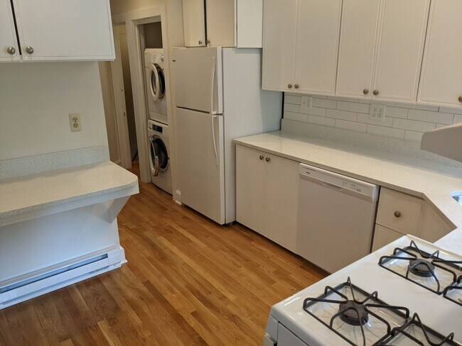 Building Photo - 1223 33rd St NW