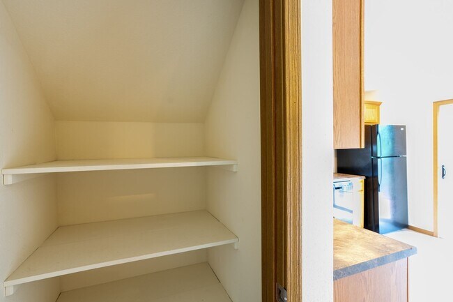 Building Photo - 509-511 Glenstone Dr.