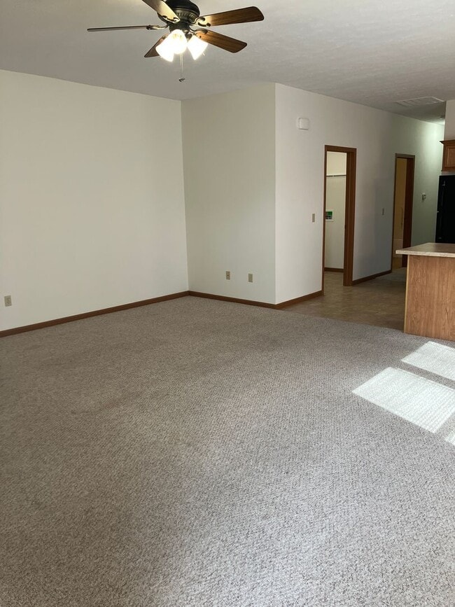 Building Photo - 1023 Laurel Tree Ct