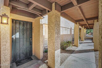 Building Photo - 7402 E Carefree Dr