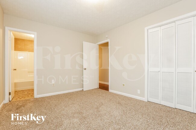 Building Photo - 6585 Evans Dr