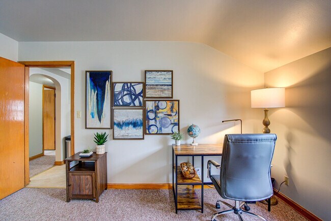 Building Photo - 3120 S 30th St