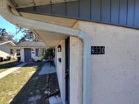 Building Photo - COMING SOON! 1/1 Apartment Close to Downto...