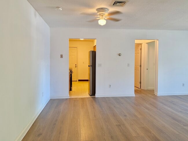 Building Photo - 9 Concorde Way