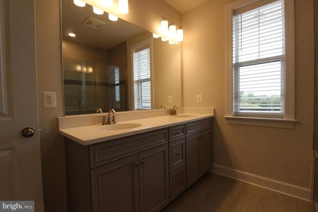 Building Photo - 43477 Stonewood Crossing Ter