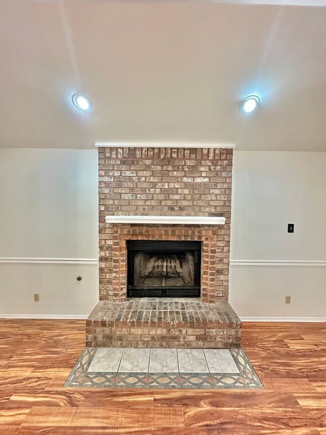 Building Photo - COMING AUGUST 2026 | Spacious Home in the Southland Neighborhood!