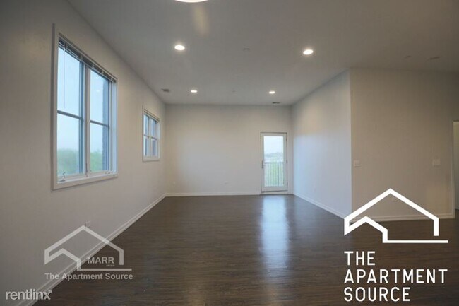 Building Photo - 2500 N Clybourn Ave