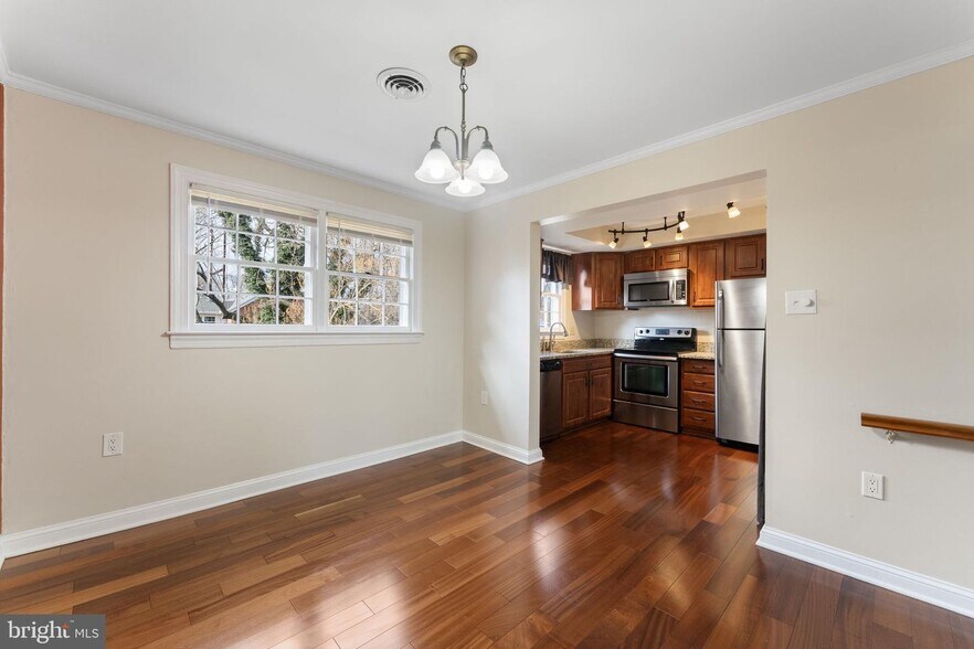 Building Photo - 306 Yardley Cmn