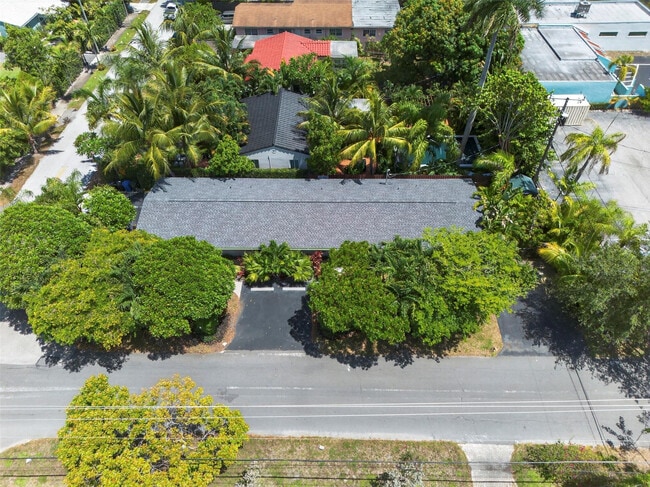 Building Photo - 301 NE 15th St