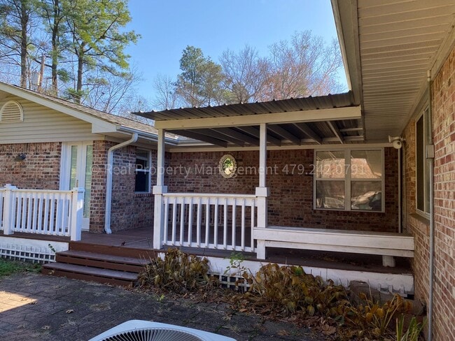 Building Photo - 1901 S 72nd St