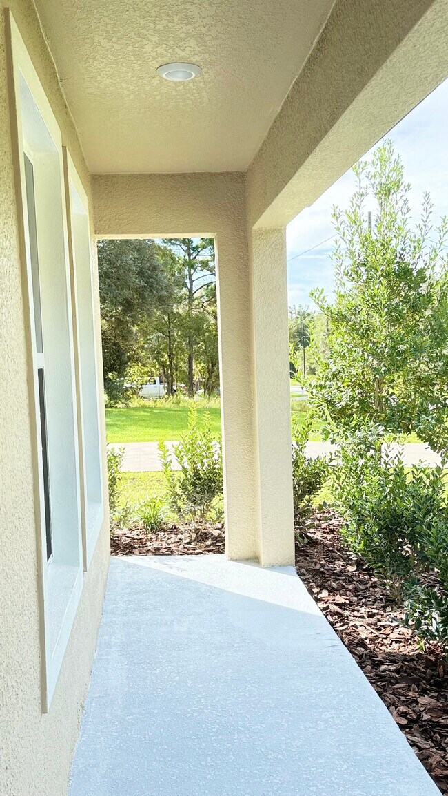 Building Photo - 9351 N Pineview Way