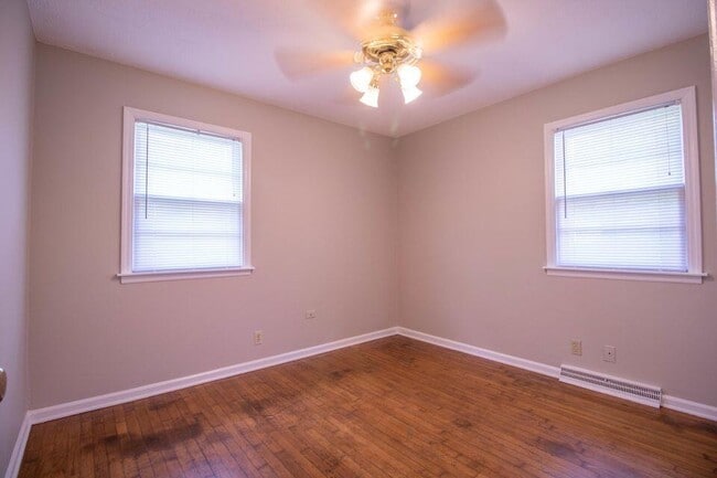 Building Photo - 2817 N Willowbrook Rd