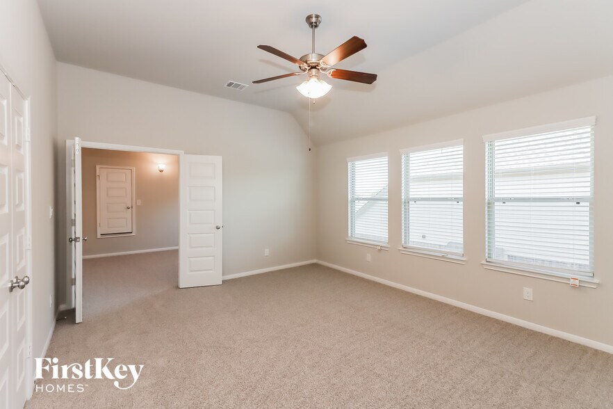 Building Photo - 723 Chestnut Cove Ln