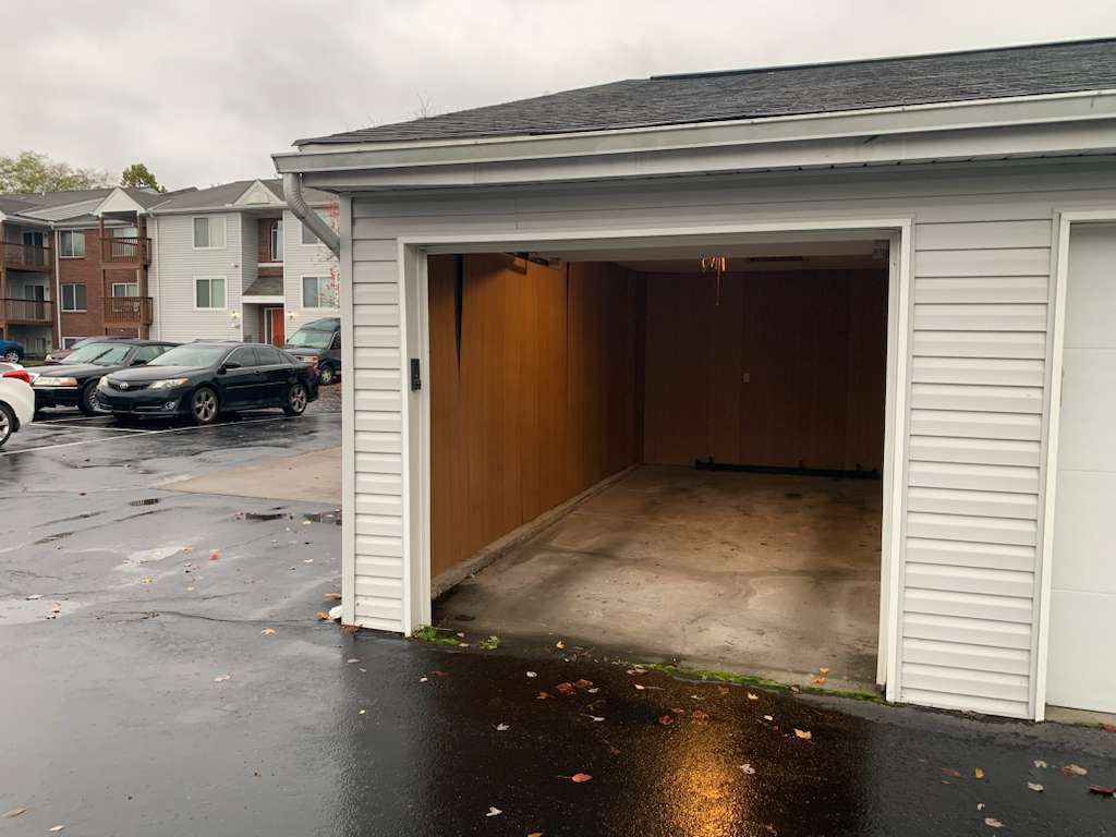 Garage - 533 Aspen Glen Dr