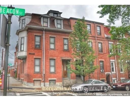 Building Photo - 39 Beacon St