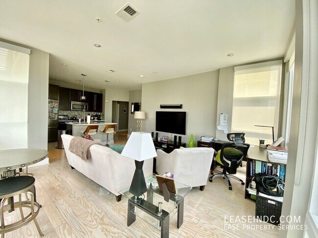 Building Photo - 2101 11th St NW