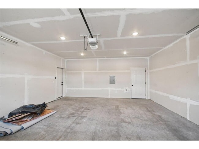 Building Photo - 4750 Ironwood Cir