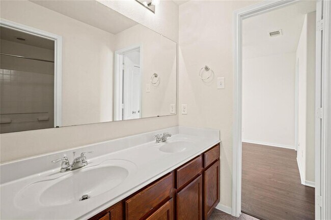 Building Photo - 25810 Westbourne Dr