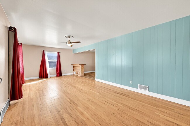 Building Photo - 2317 De Soto Rd