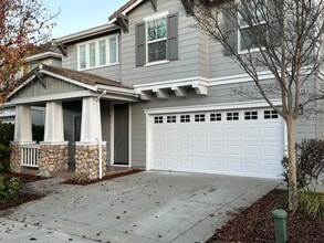 Building Photo - 2449 Milford Dr