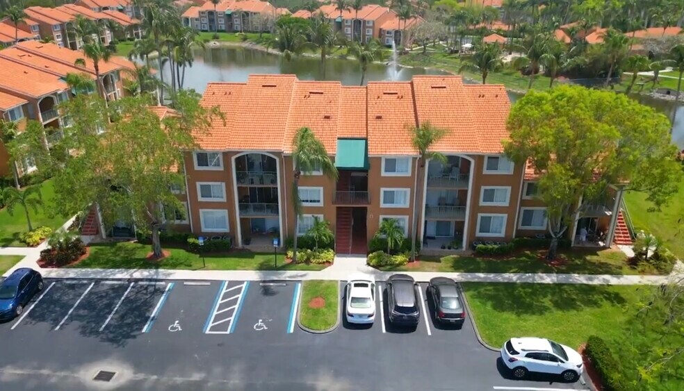 Building Photo - 1270 Wildwood Lakes Blvd