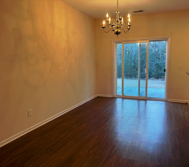 Dining Room - 10 Wyndham Dr