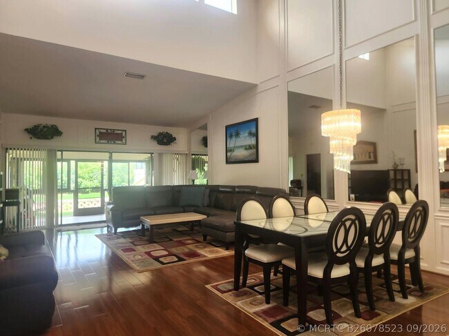 Building Photo - 2649 Emerald Way Cir