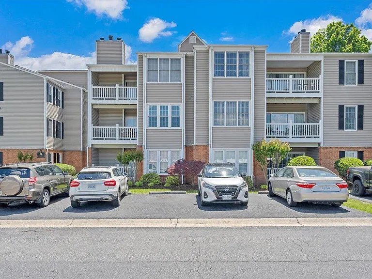 Building Photo - 2973 Winterberry Dr