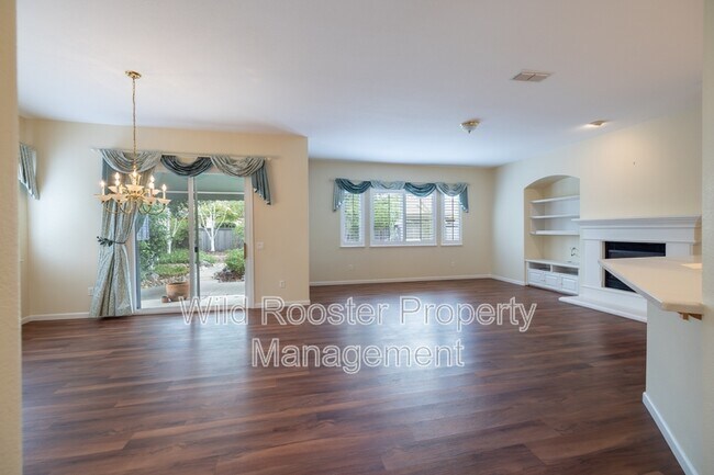 Building Photo - 2713 Robinson Creek Ln