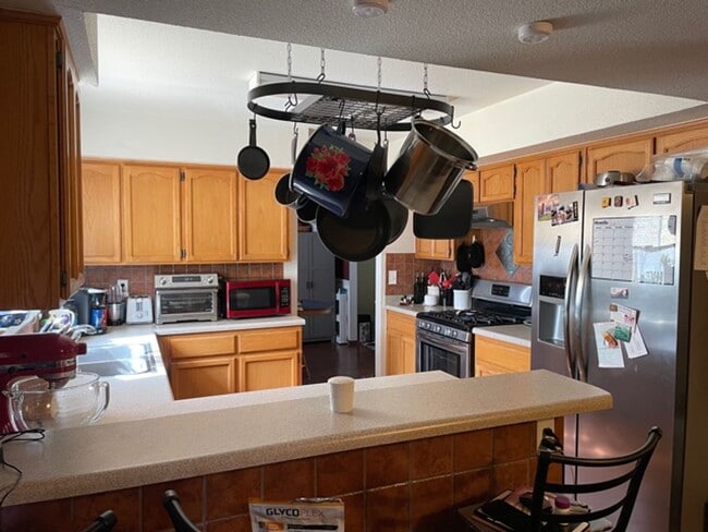 Building Photo - West El Paso 4 Bed 2.5 Bath Refrig A/C